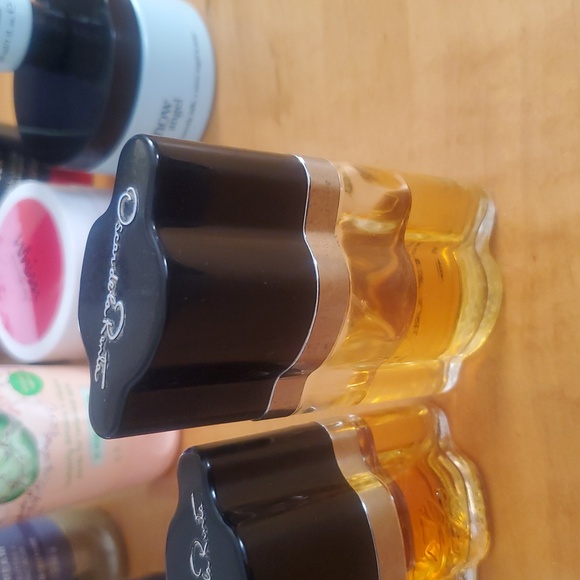 OSCAR DE LA RENTA 2 Eau de Toilette Spray, 1 oz , 98 % Full & 1.7 fl 55% full - Picture 7 of 15